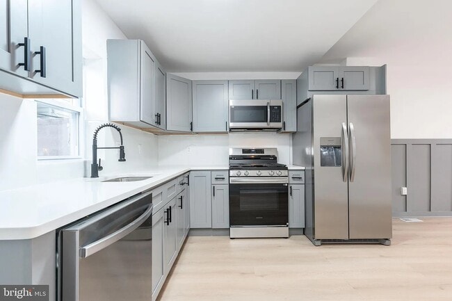 Photo - 2133 Latona St