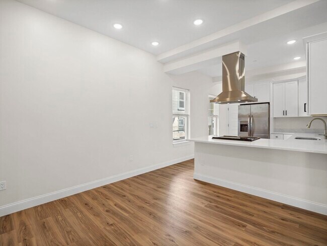 Photo - 14 William St Unit 4