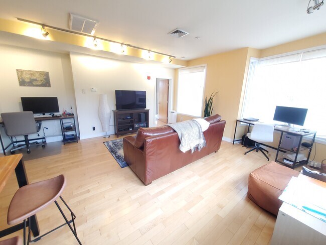 Photo - 24 Bay State Rd Unit 23