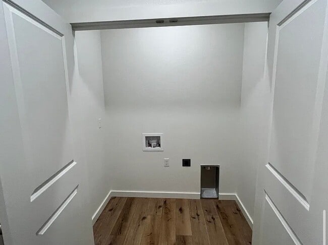1404 Windsor Dr Unit B
