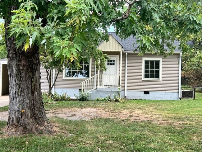 Cozy 2 Bedroom/ 1 Bath Cottage in West Nas... - Cozy 2 Bedroom/ 1 Bath Cottage in West Nas... Casa