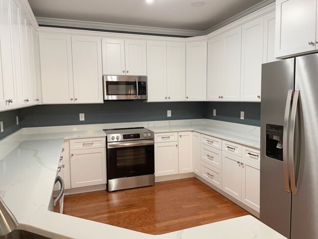 Photo - 2196 Eisenhower Ave