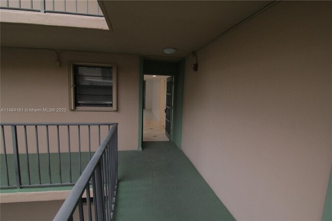 Photo - 10525 SW 112th Ave Unit 216