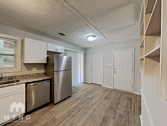 Photo - 1740 Hunting Creek Ln SE