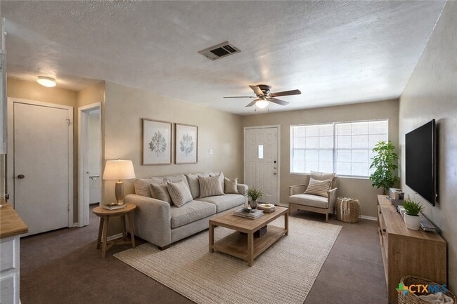 Photo - 606 Westview Cir