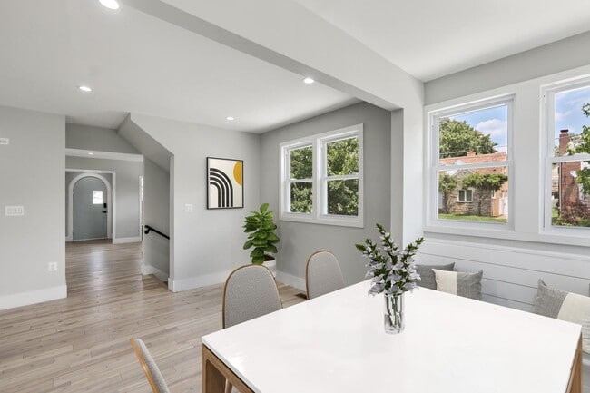 Photo - 2235 Quincy St NE