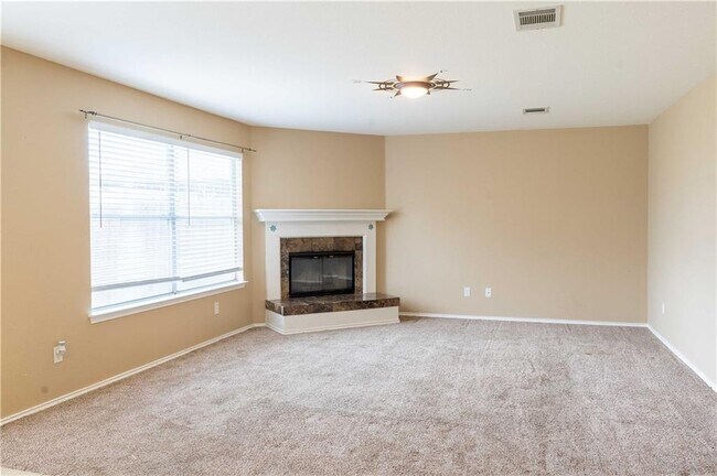 Photo - 1608 Diana Dr