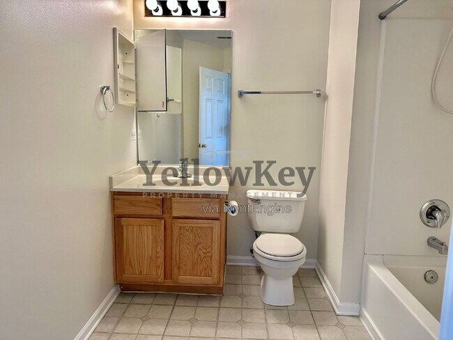 1755 Fredericksburg Ln