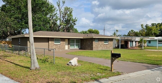 Building Photo - 3823 Monica Pkwy Rental