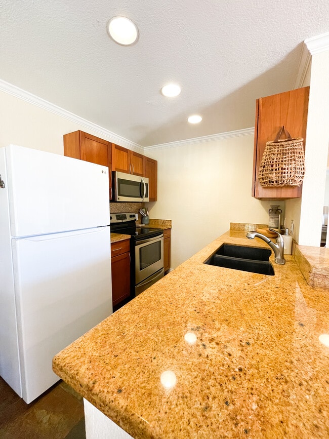 Photo - 140 Uwapo Rd Unit 60-202