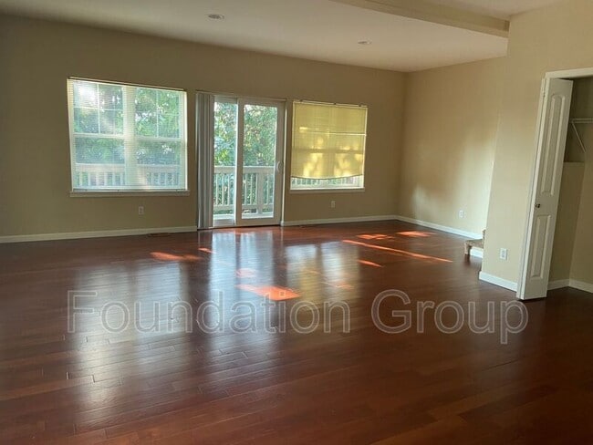 Photo - 150 S 152nd St