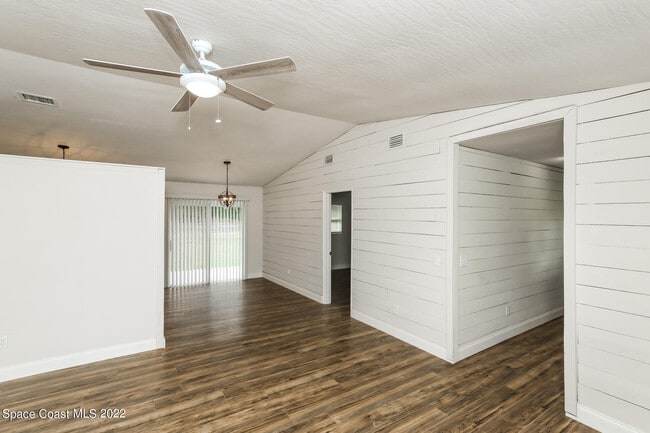 Photo - 764 Gelaso St SW