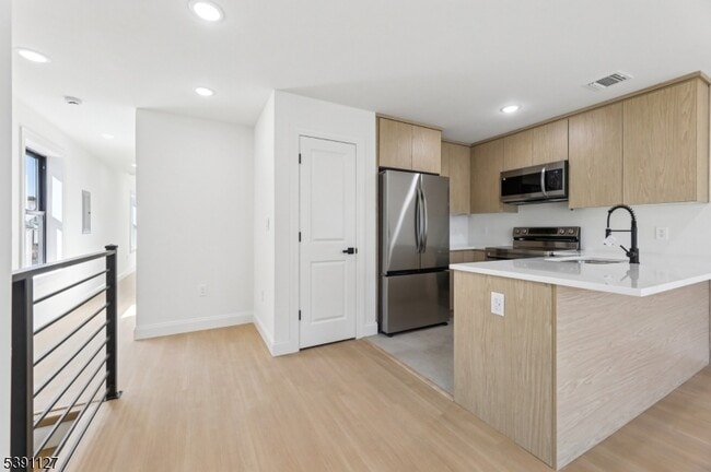 Photo - 27-29 Robert St