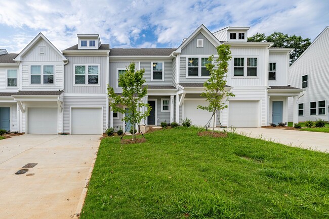 Building Photo - Rare opportunity! 3 br townhome Walking Di...