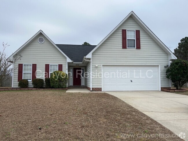 Building Photo - Charming 3-Bedroom Ranch Rental