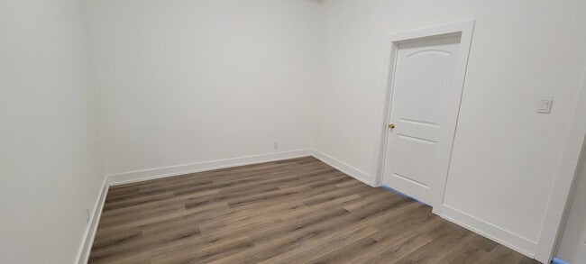 Photo - 3207 N Wilton Ave