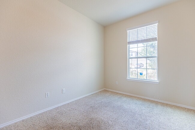 Photo - 24334 Invitation Oak