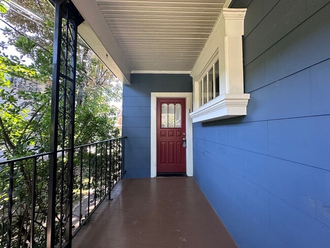 Photo - Charming Vintage Studio with Garden Access in Great Hawthorne Location! Unidad 1