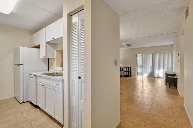 Photo - 120 NW 70th St