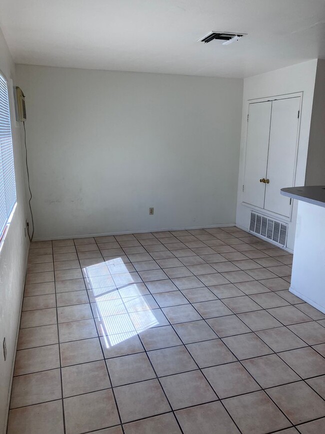 838 E Adams St Unit 3