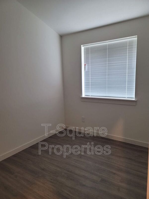 Photo - 715 Cedar Ave