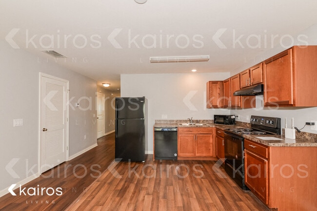Photo - 433 Church Ave NW