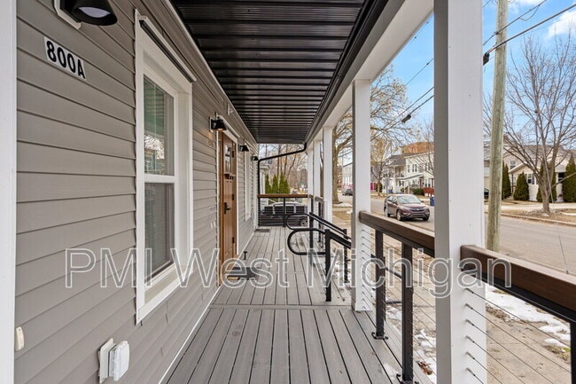 Photo - 800 Douglas St NW Unit A