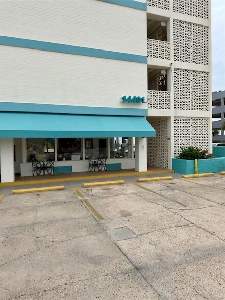 Building Photo - 14401 Front Beach Rd Unit 235
