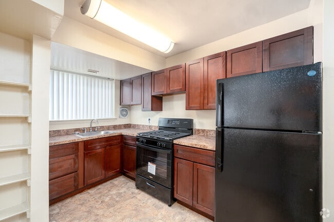 1BR, 1BA – 610SF - Kitchen