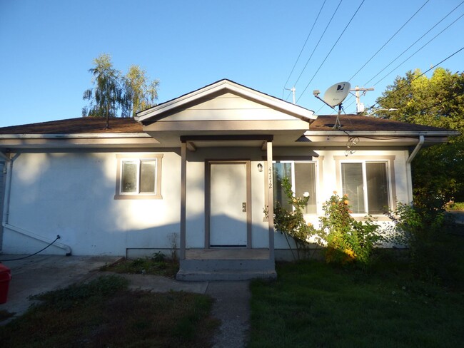 Photo - 4772/4776/4782 Sunnyview Rd NE Salem, OR 97305 Unit 4772