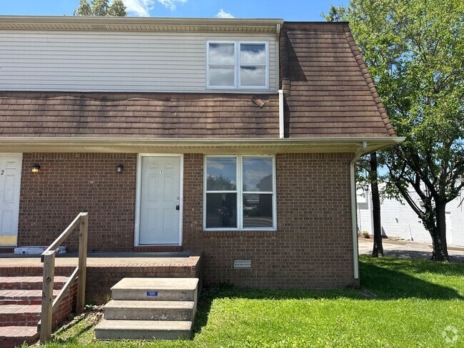 Building Photo - Lakeview Drive Unit 1 Rental