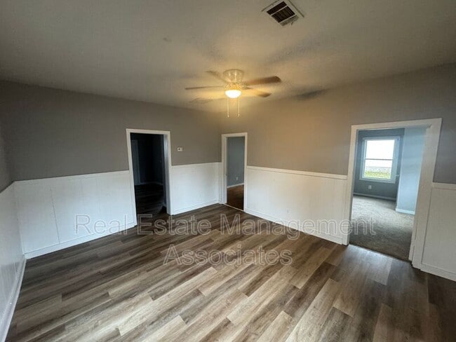 Photo - 331 W College St