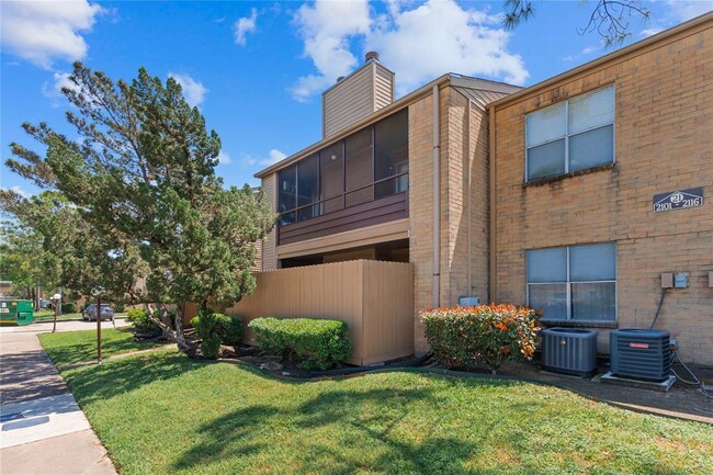 Photo - 10555 Turtlewood Ct Condominio Unidad 2106