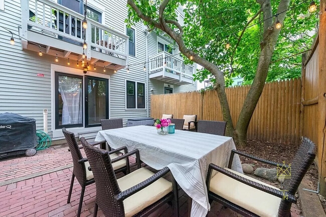 Photo - 216 Hurley St