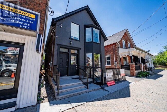 Photo - 6395 Main St
