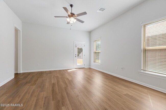 Photo - 136 Lightbourne Dr