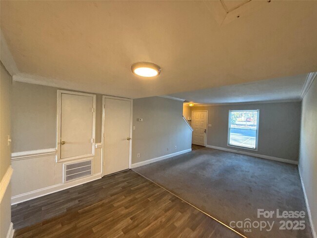 Photo - 7906 Oak Meadow Ct