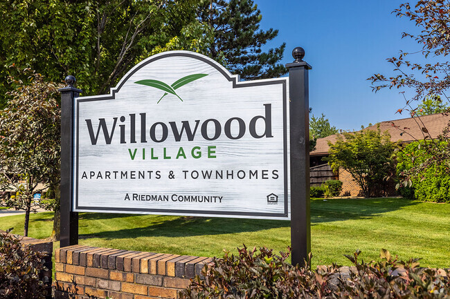 Building Photo - Willowood Village Apartments & Townhomes