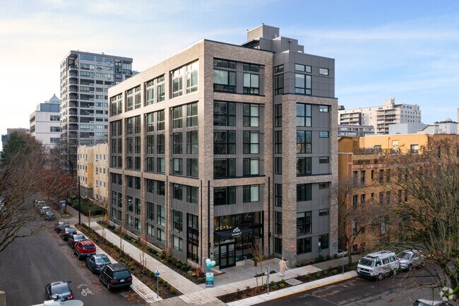Building Photo - Summit Flats Contemporary Studios & Lofts