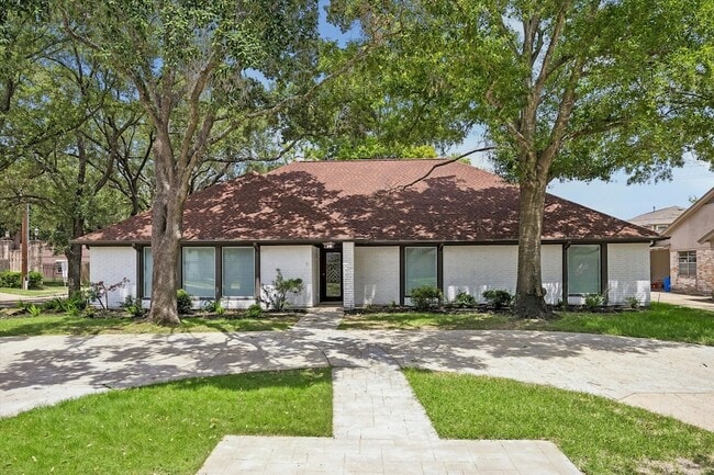 Building Photo - 2930 Riata Ln