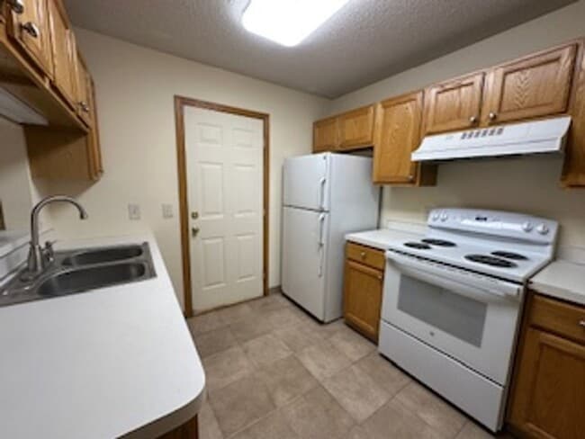 Photo - Newer carpeting/flooring and recently painted throughout *2Bed*1.5 Bath townhome in Apple Valley ...