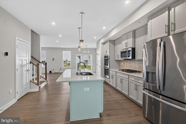 Photo - 1047 Watson Ct