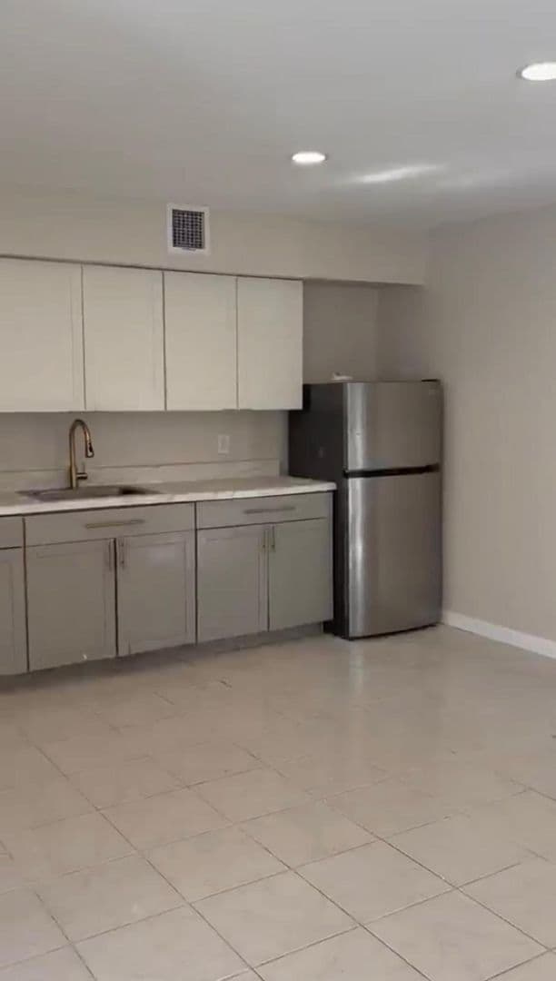 Building Photo - 351 BRUCHE LLC Unit Apt 1