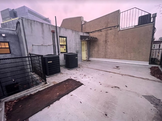 Photo - 3639 Lancaster Ave Unidad 3F