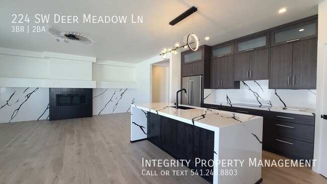 Photo - 224 Meadow Ln