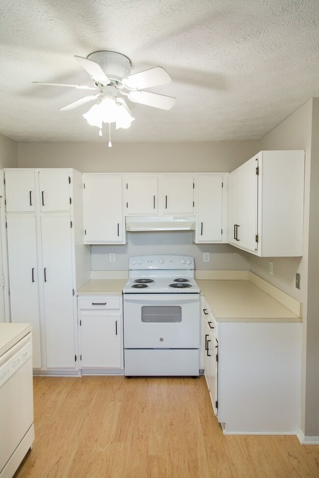 Photo - Enjoy Freshly Painted Open Floor Plan! Unit 1