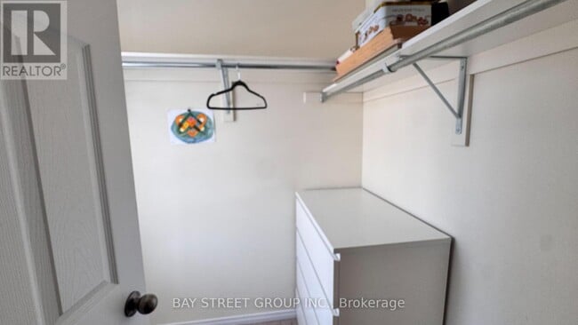 Photo - 8859 Dogwood Cres