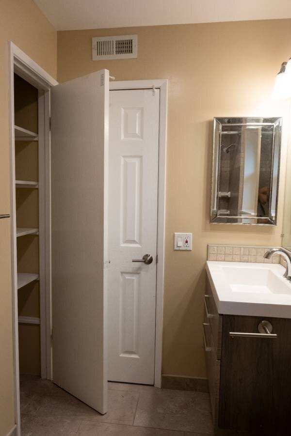 Photo - 2525 Sir Francis Drake Blvd
