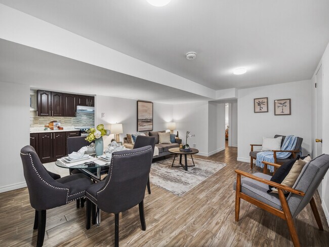 19 Shoreland Cres