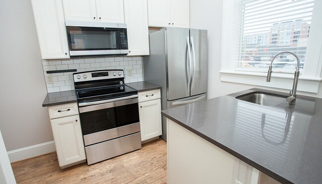 Photo - Keezell Building